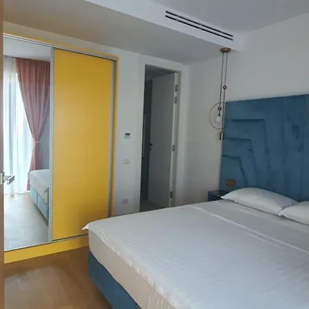 Vogh Apartment *